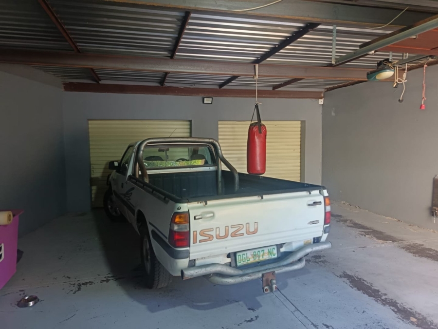 4 Bedroom Property for Sale in Rhodesdene Northern Cape